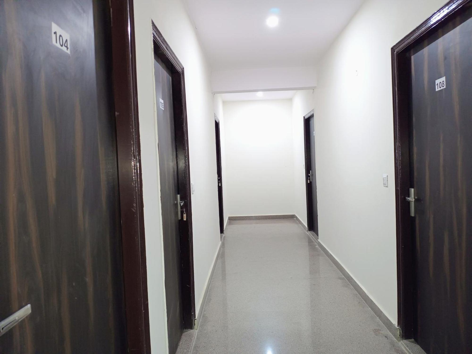 Hotel Krishna Tower دلهي المظهر الخارجي الصورة