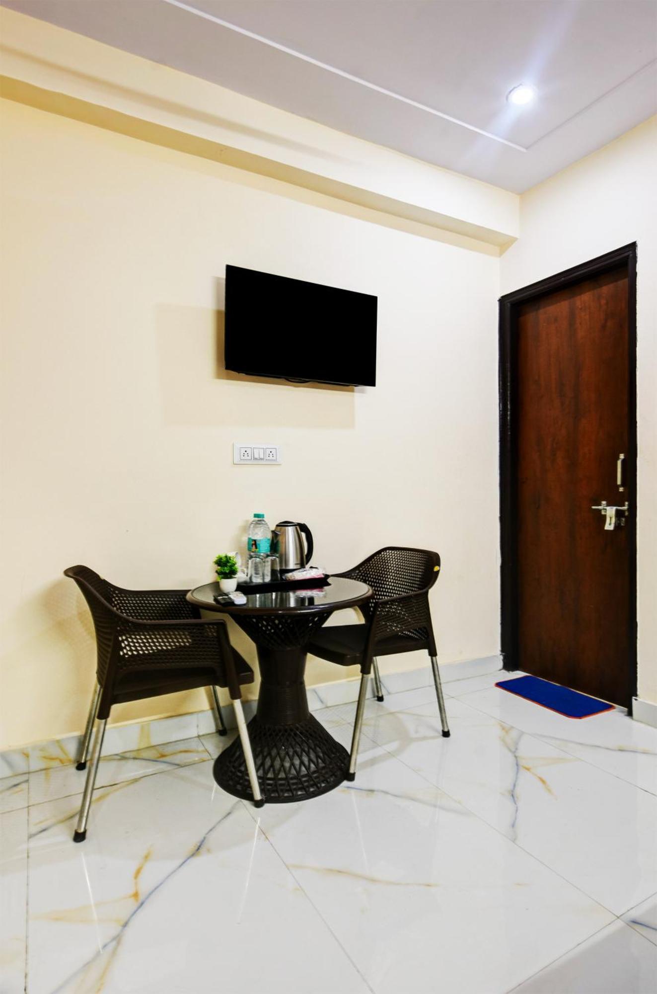 Hotel Krishna Tower دلهي المظهر الخارجي الصورة