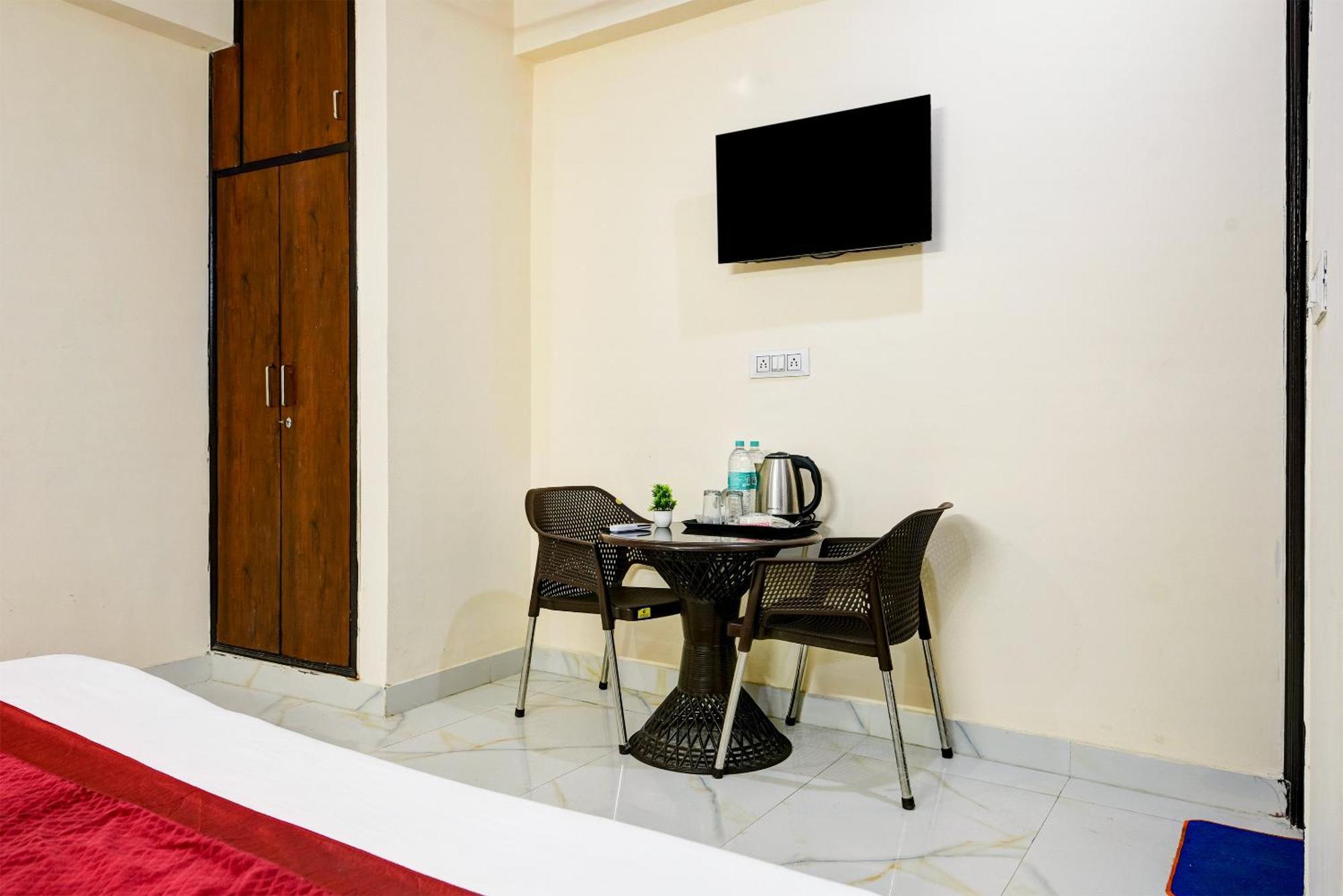 Hotel Krishna Tower دلهي المظهر الخارجي الصورة