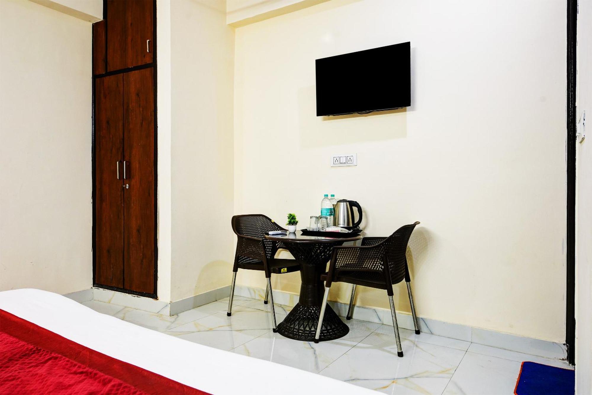 Hotel Krishna Tower دلهي المظهر الخارجي الصورة