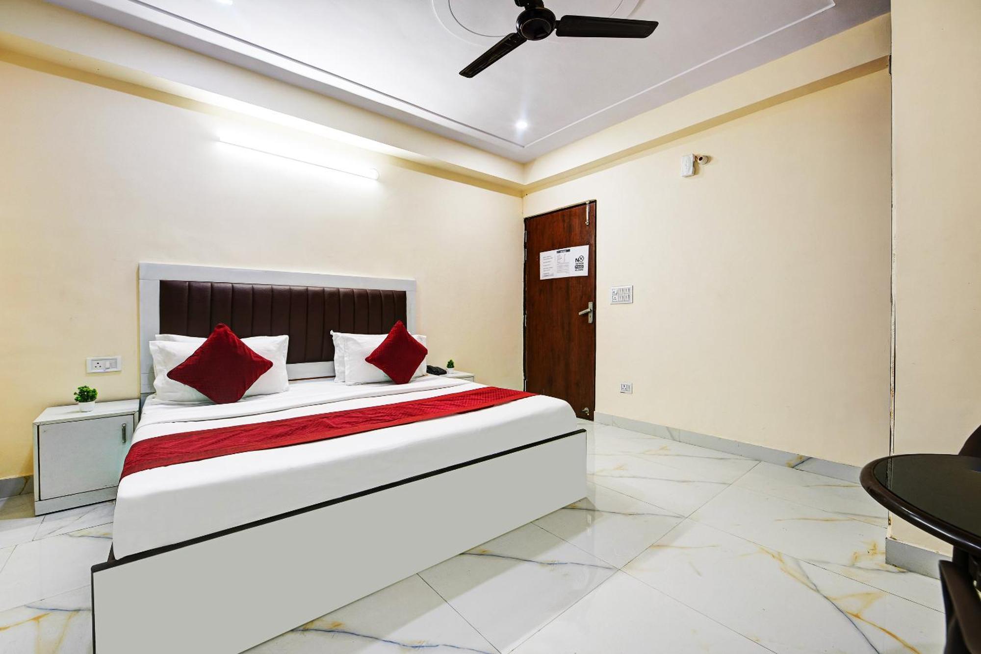 Hotel Krishna Tower دلهي المظهر الخارجي الصورة